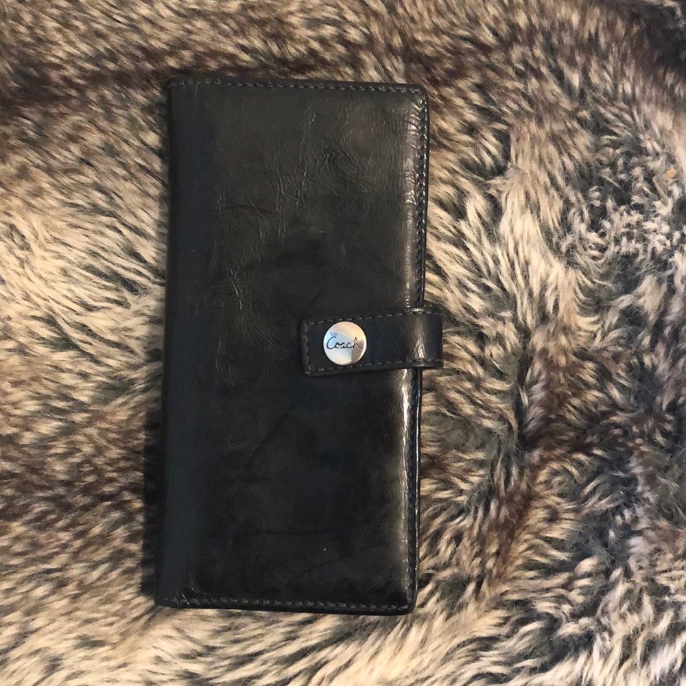 Black coach checkbook